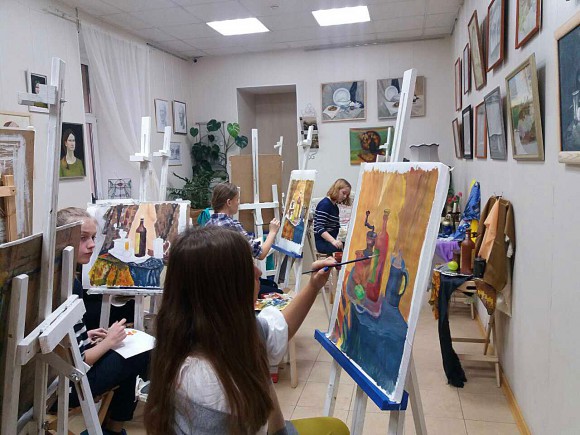 Программа «Курс декоративной живописи»<br/>Детская группа преподавателя ДХШ Елены Евгеньевны Сивишкиной